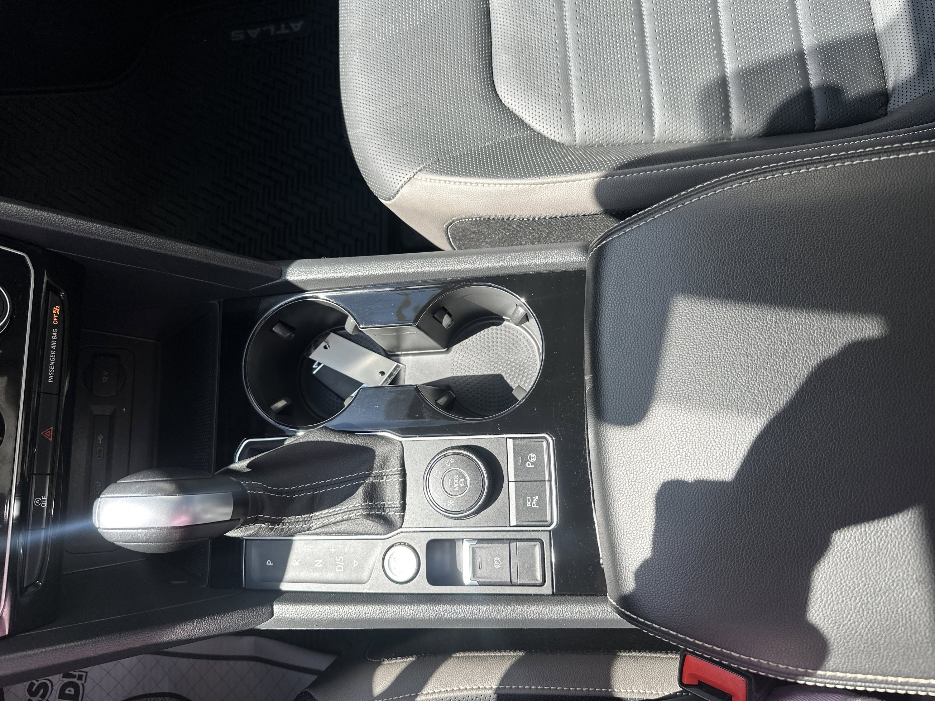 Used 2022 Volkswagen Atlas SEL Premium image 22