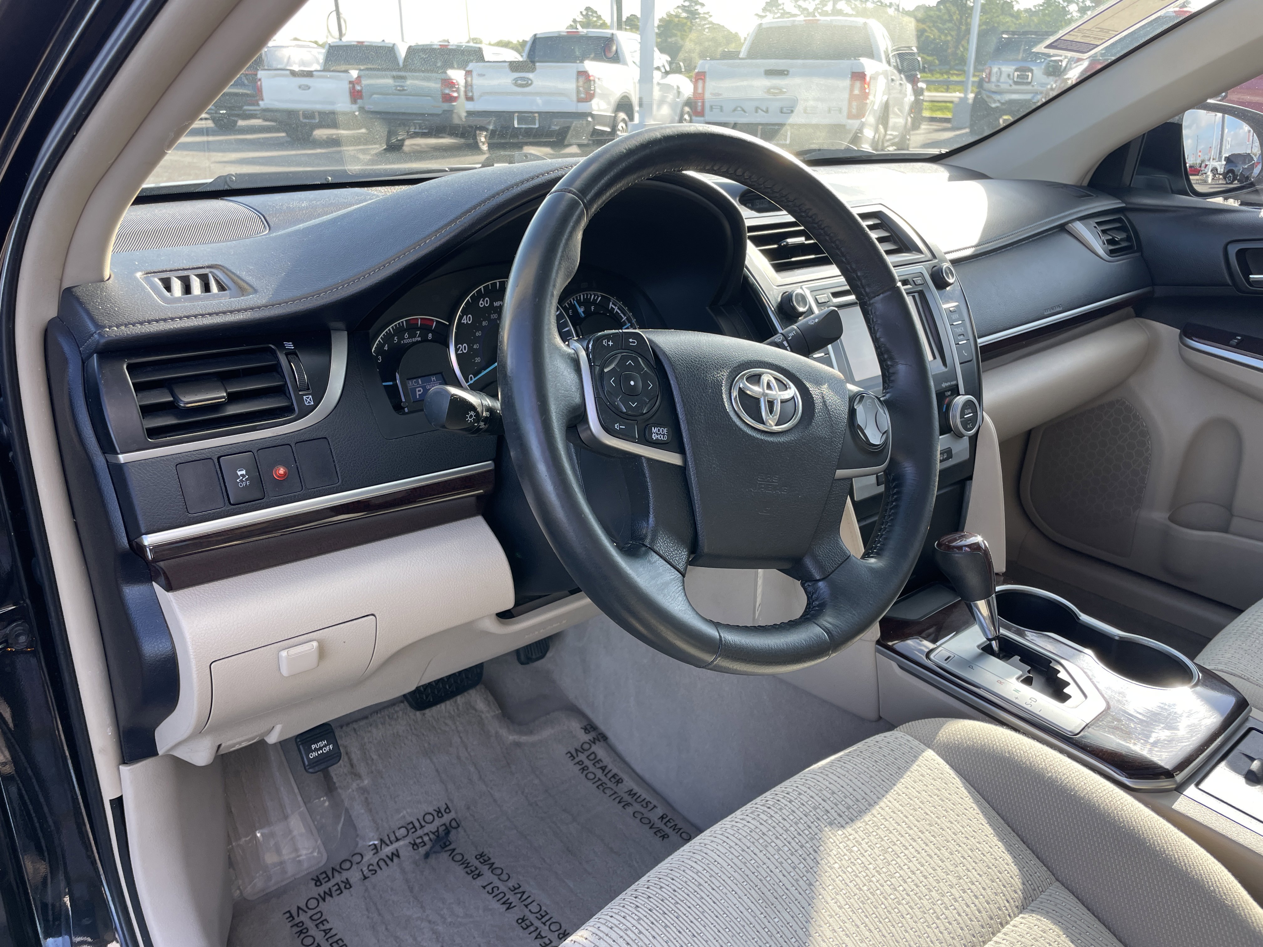 Used 2014 Toyota Camry XLE image 14