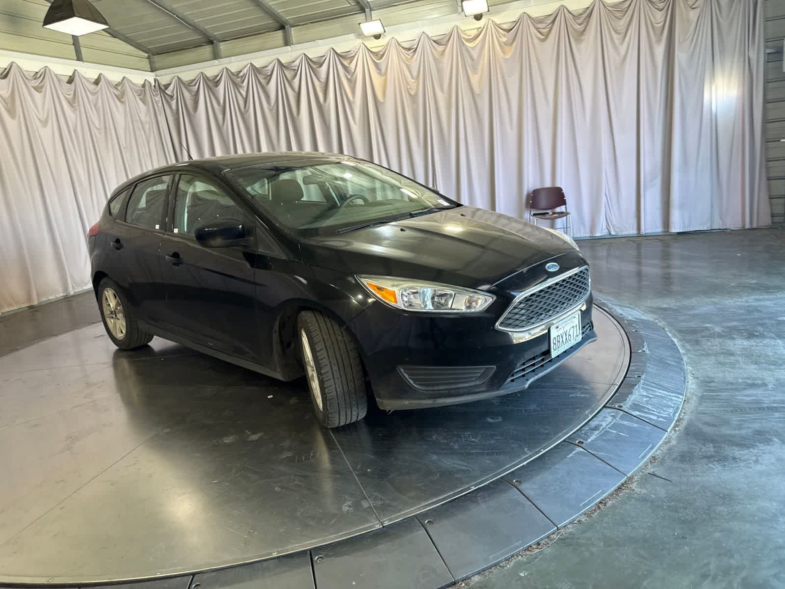 Used 2018 Ford Focus SE FWD image 3