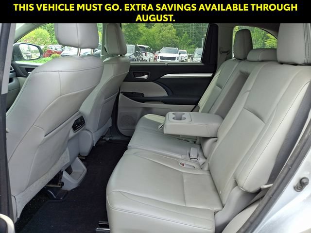 Used 2014 Toyota Highlander XLE FWD image 10
