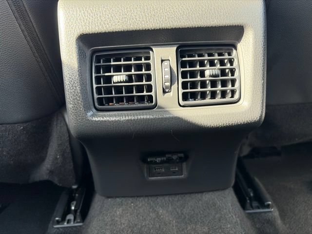 Used 2025 Toyota Camry SE FWD image 7
