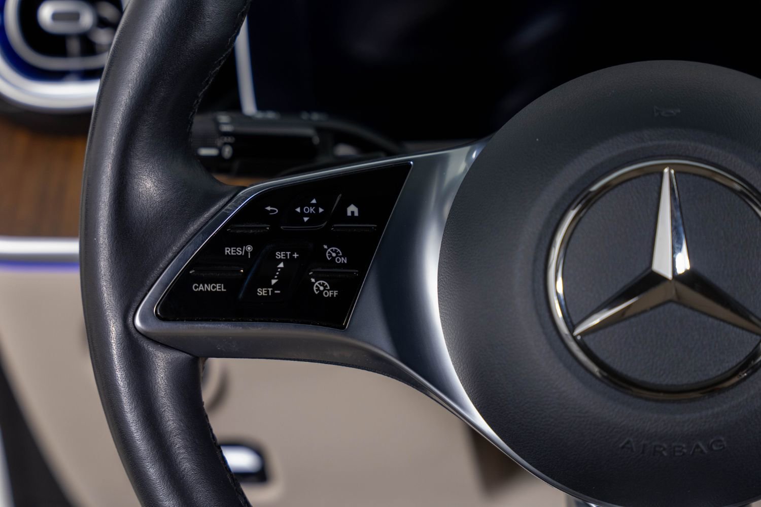 Used 2022 Mercedes-Benz C 300 4MATIC Sedan image 29