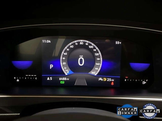 Used 2023 Volkswagen Tiguan SE w/ Panoramic Sunroof Package image 9