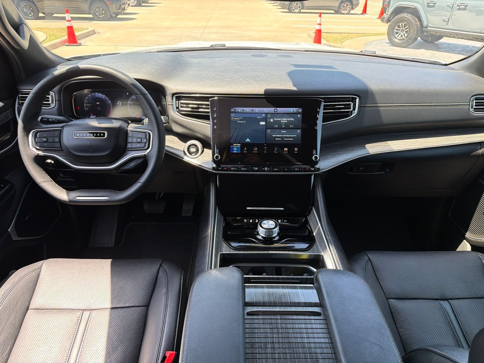 Used 2024 Jeep Wagoneer Series II w/ Flexible Seating Group RWD image 19