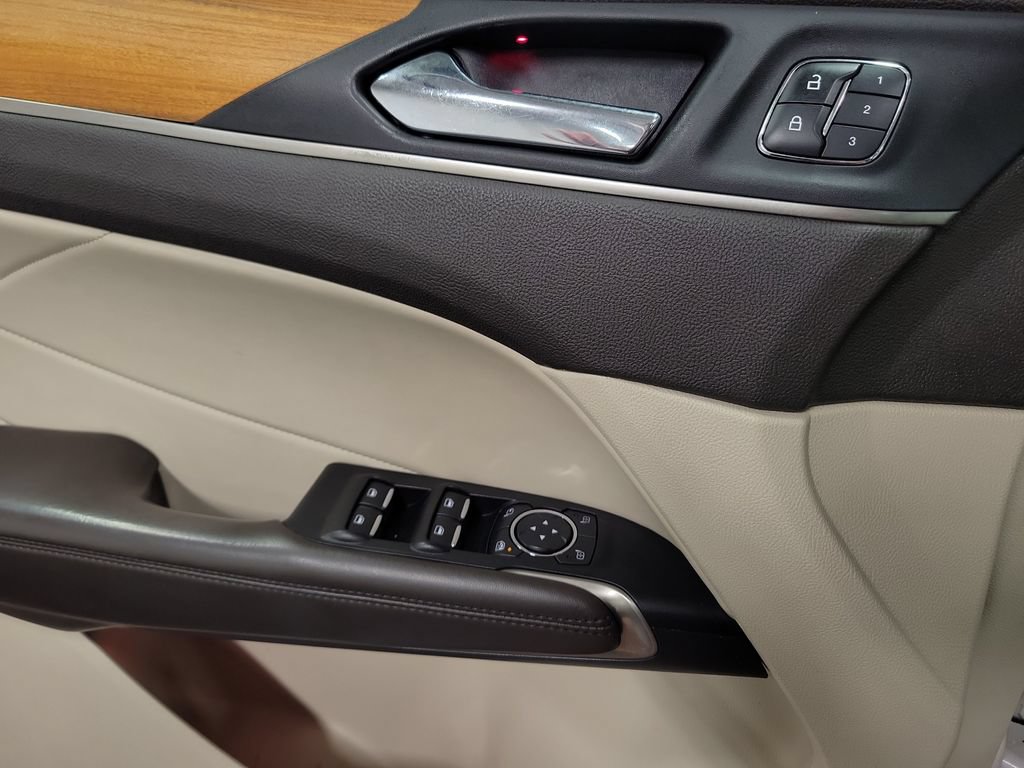 Used 2017 Lincoln MKC Select w/ Select Plus Package AWD/4WD image 25