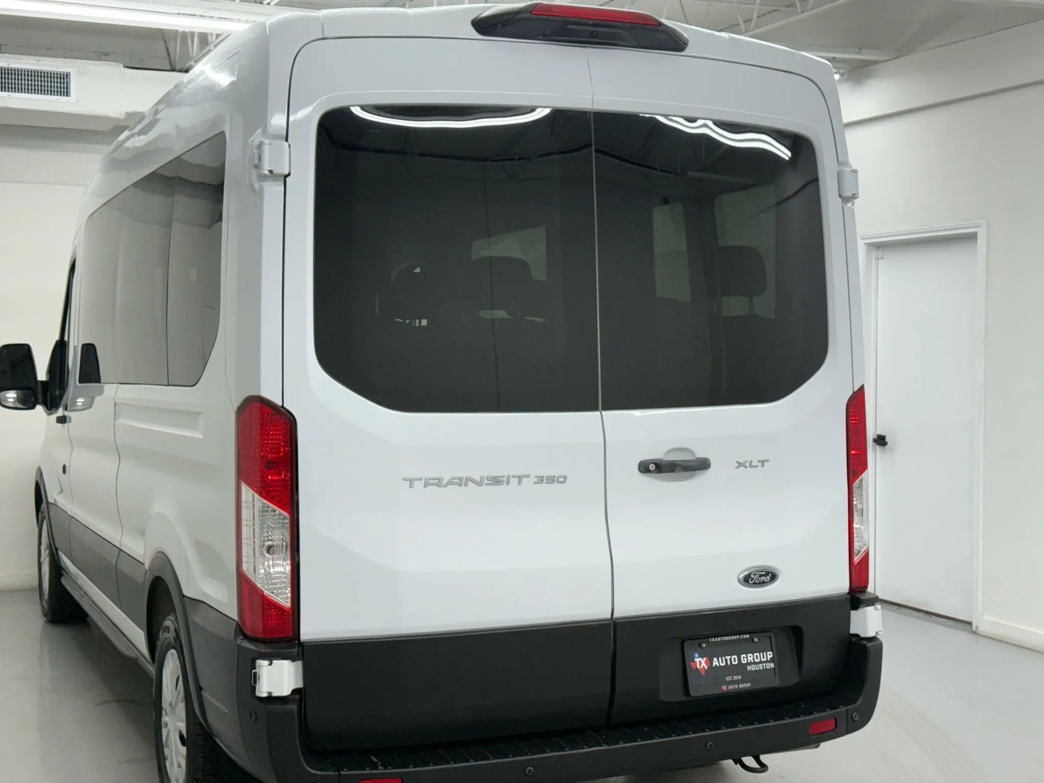 Used 2021 Ford Transit 350 XLT image 33