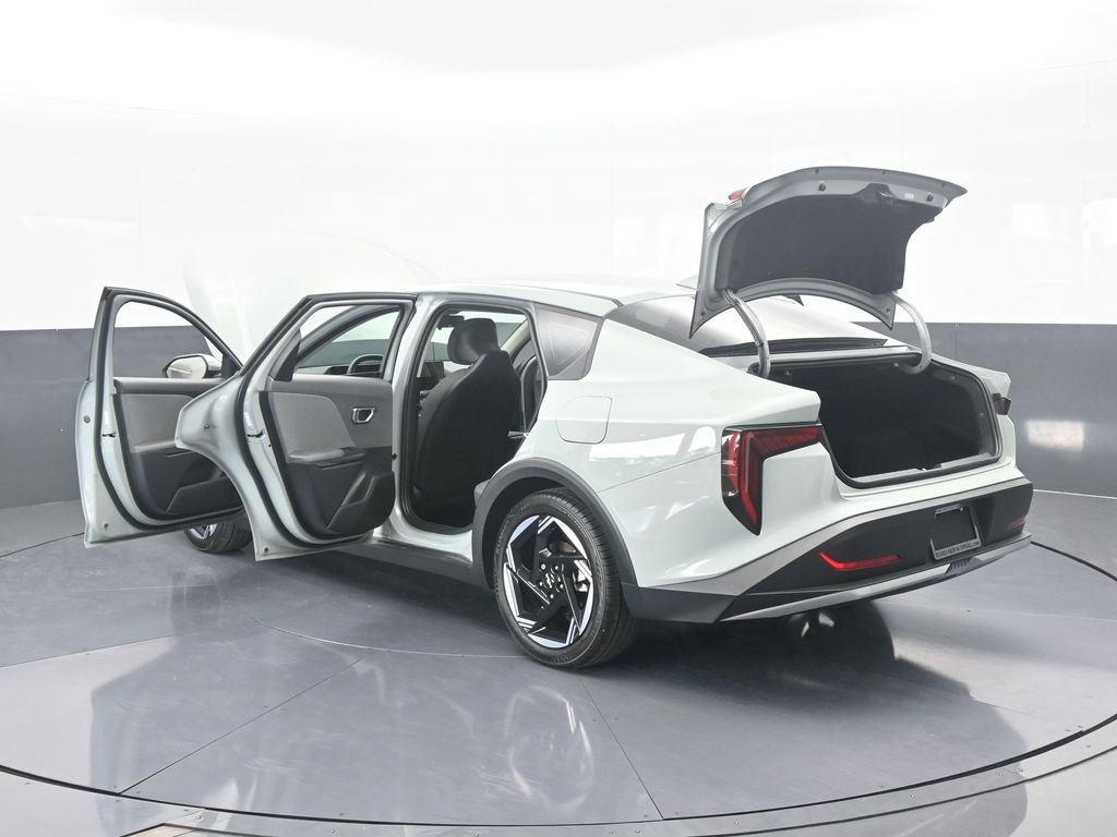 Used 2025 Kia K4 EX image 75