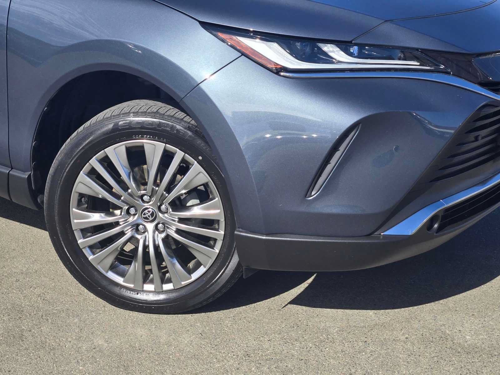 Used 2022 Toyota Venza XLE AWD/4WD image 9