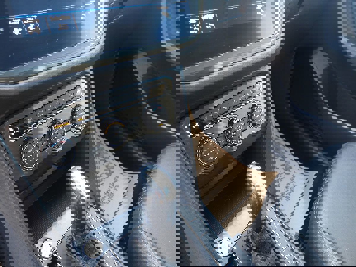 Used 2020 Volkswagen Tiguan SEL image 14