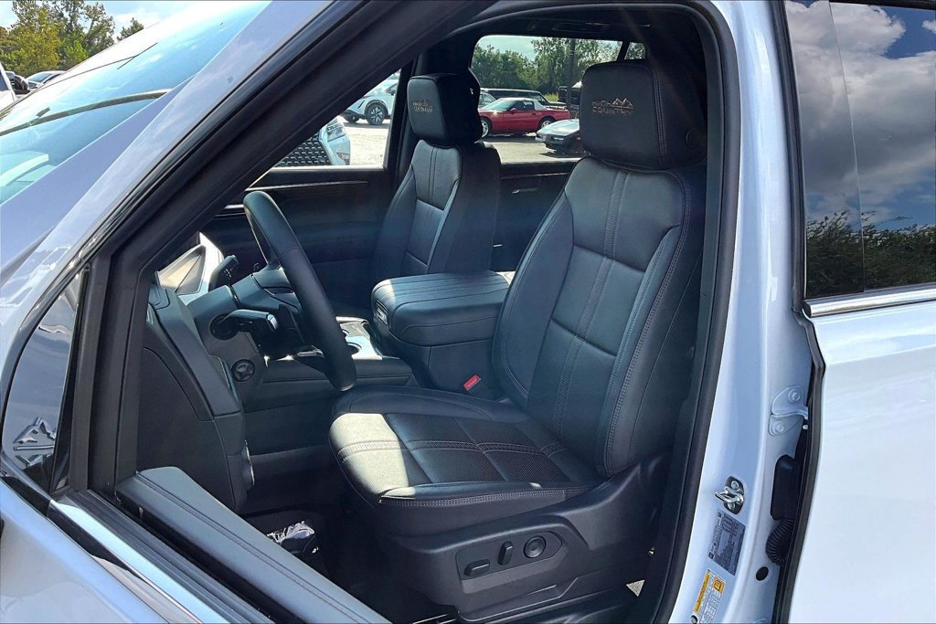 Used 2026 Chevrolet Tahoe High Country w/ Sun And Tow Package AWD/4WD image 23