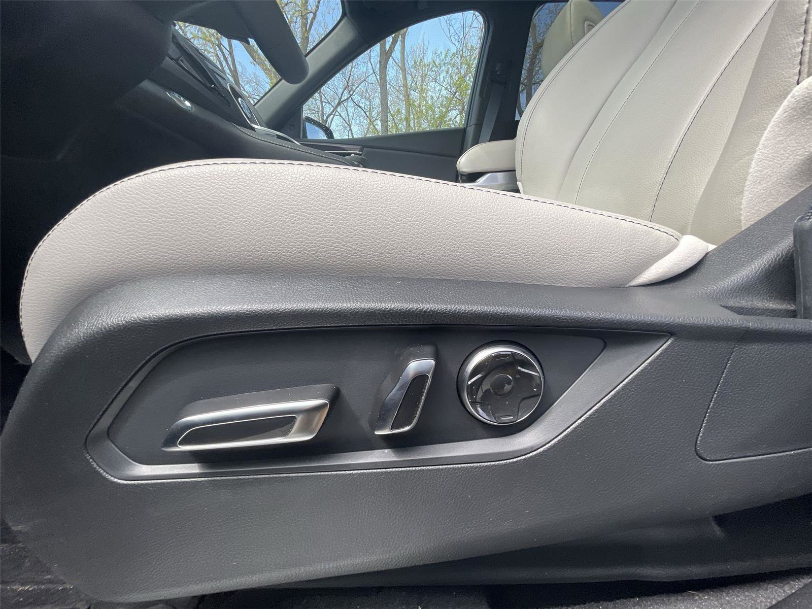 Certified 2025 Acura RDX SH-AWD image 13