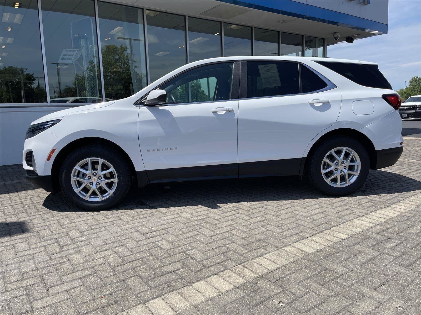 Used 2023 Chevrolet Equinox LT AWD/4WD image 2