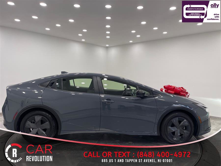 Used 2023 Toyota Prius LE FWD image 8