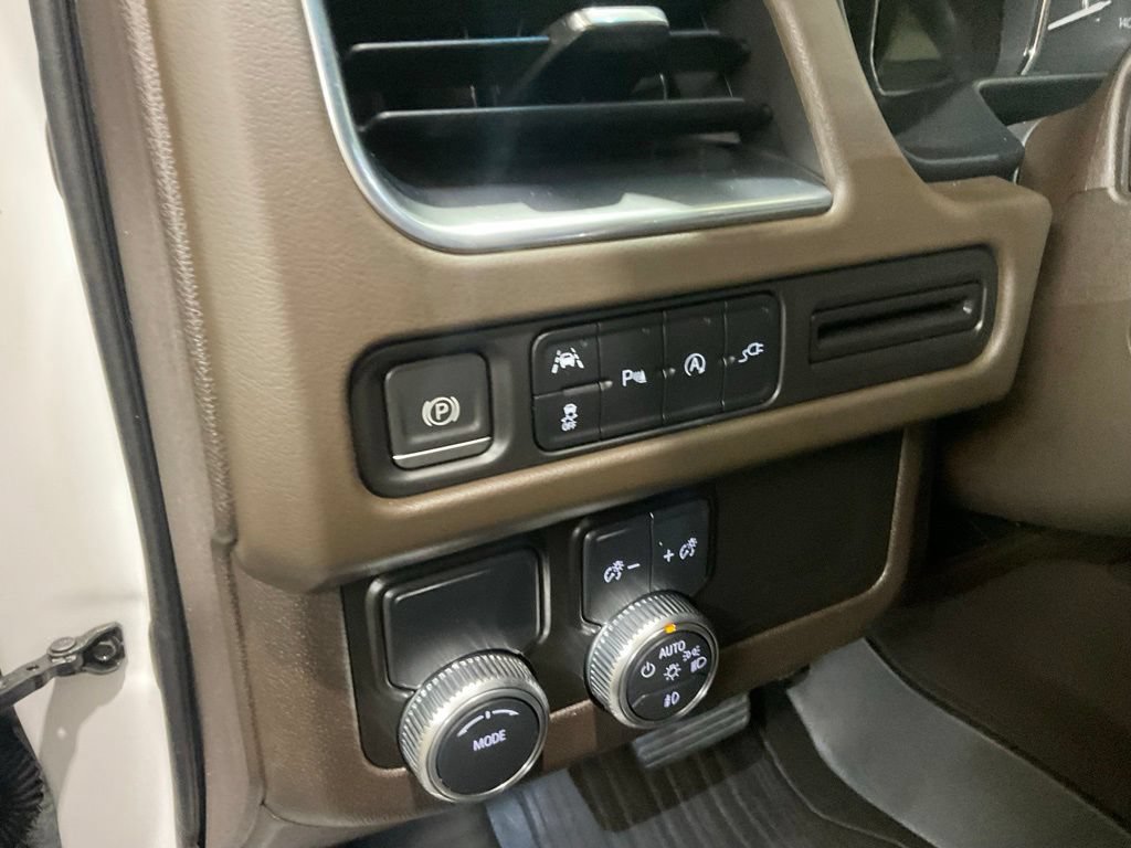 Used 2021 GMC Yukon XL SLT w/ Rear Media and Nav Package RWD image 8