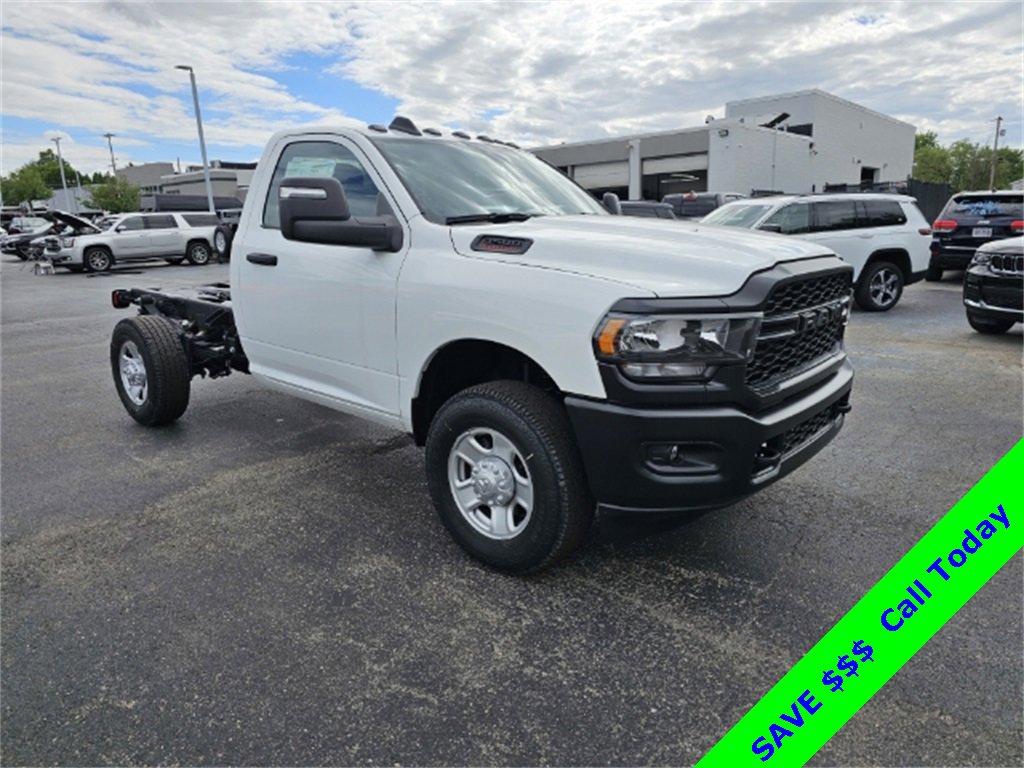 New 2024 RAM 3500 Tradesman image 3