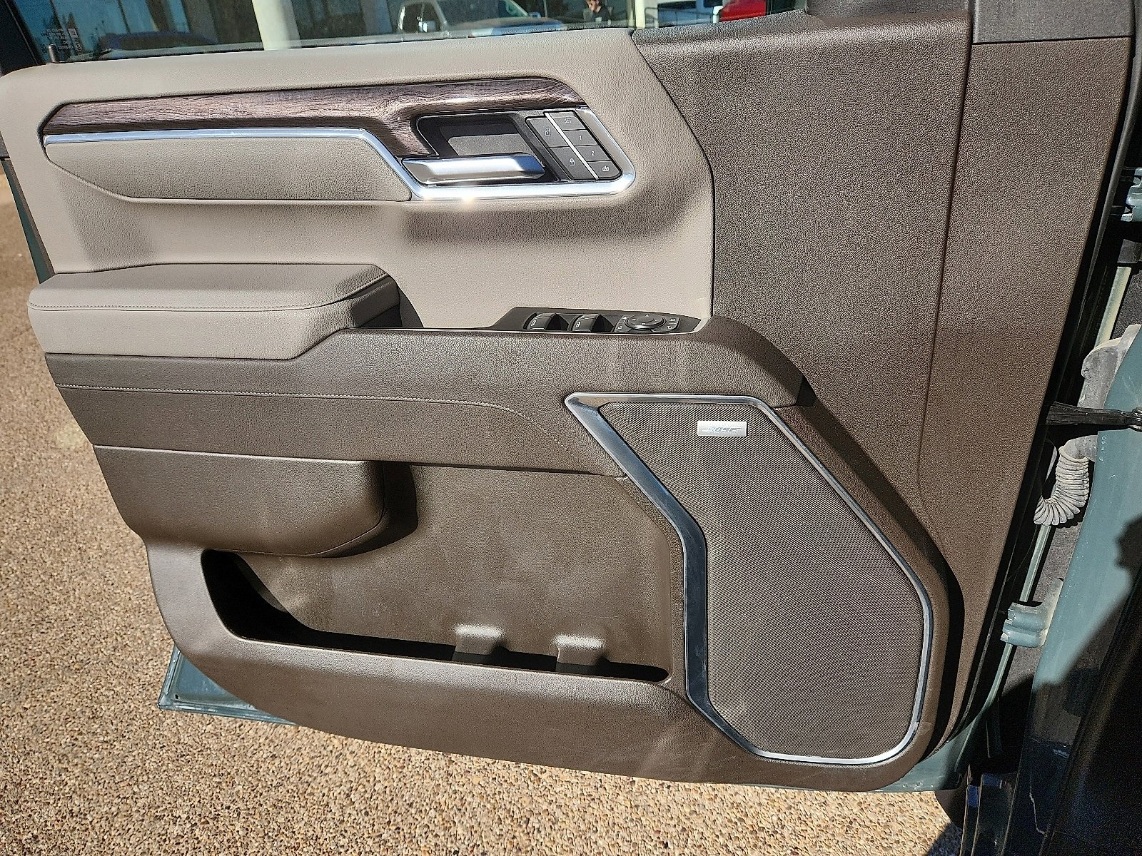 Used 2025 Chevrolet Silverado 1500 LTZ image 16