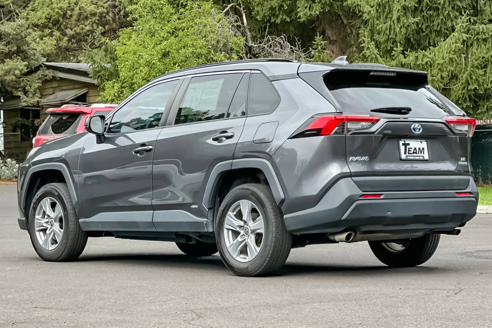 Used 2022 Toyota RAV4 LE AWD/4WD image 6