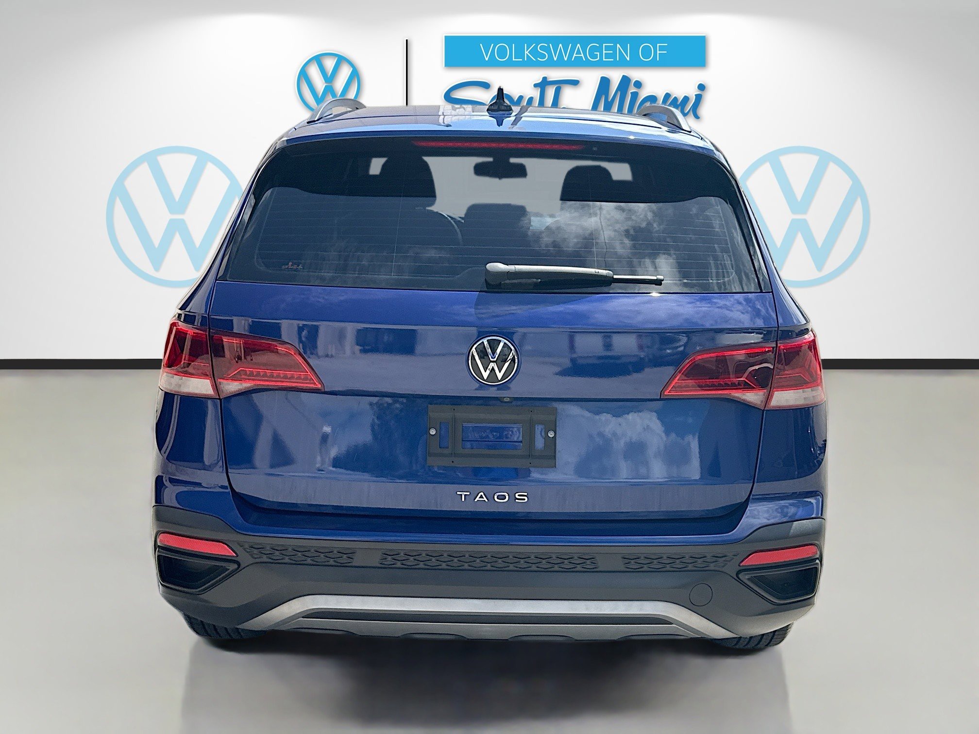 Used 2022 Volkswagen Taos S w/ IQ Drive S Package image 6