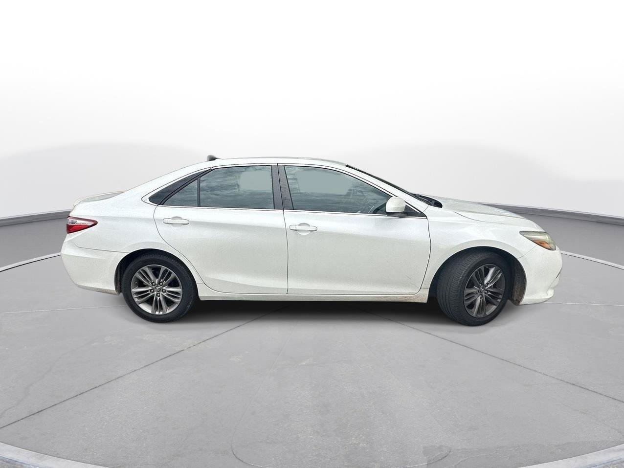Used 2016 Toyota Camry SE FWD image 5