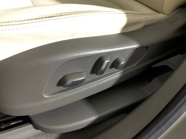 Used 2018 Cadillac XT5 Luxury w/ Driver Awareness Package image 25