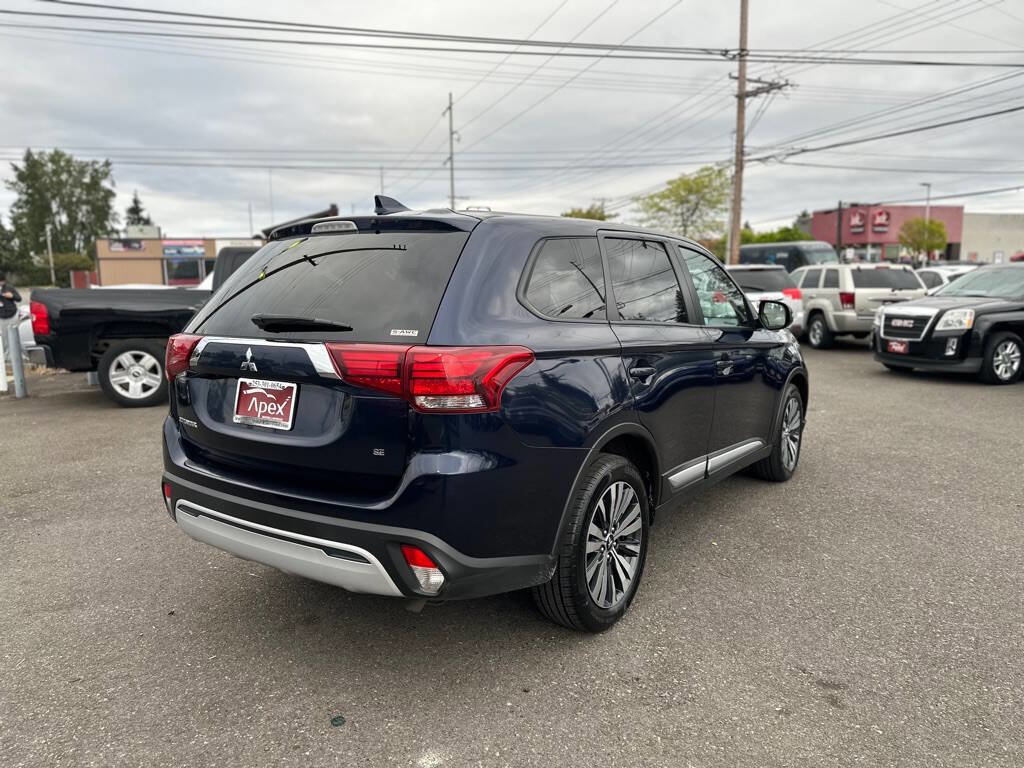 Used 2020 Mitsubishi Outlander SE AWD/4WD image 6