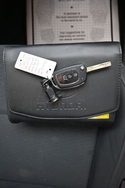 Used 2020 Hyundai Tucson SE image 9