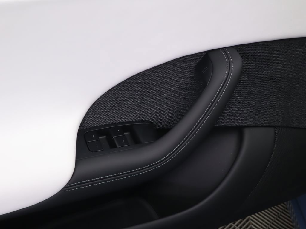 Used 2026 Tesla Model S image 24