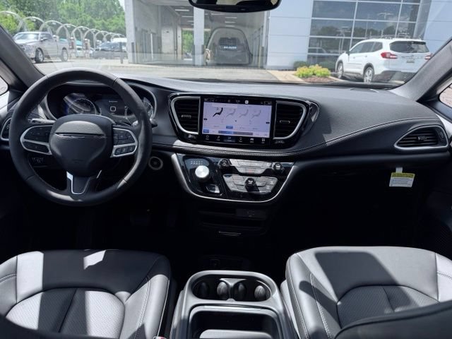 New 2027 Chrysler Pacifica Select FWD image 29