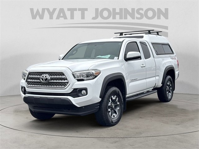 Used 2016 Toyota Tacoma TRD Off-Road image 1