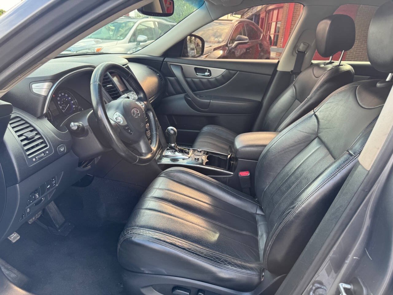 Used 2017 INFINITI QX70 2WD image 9