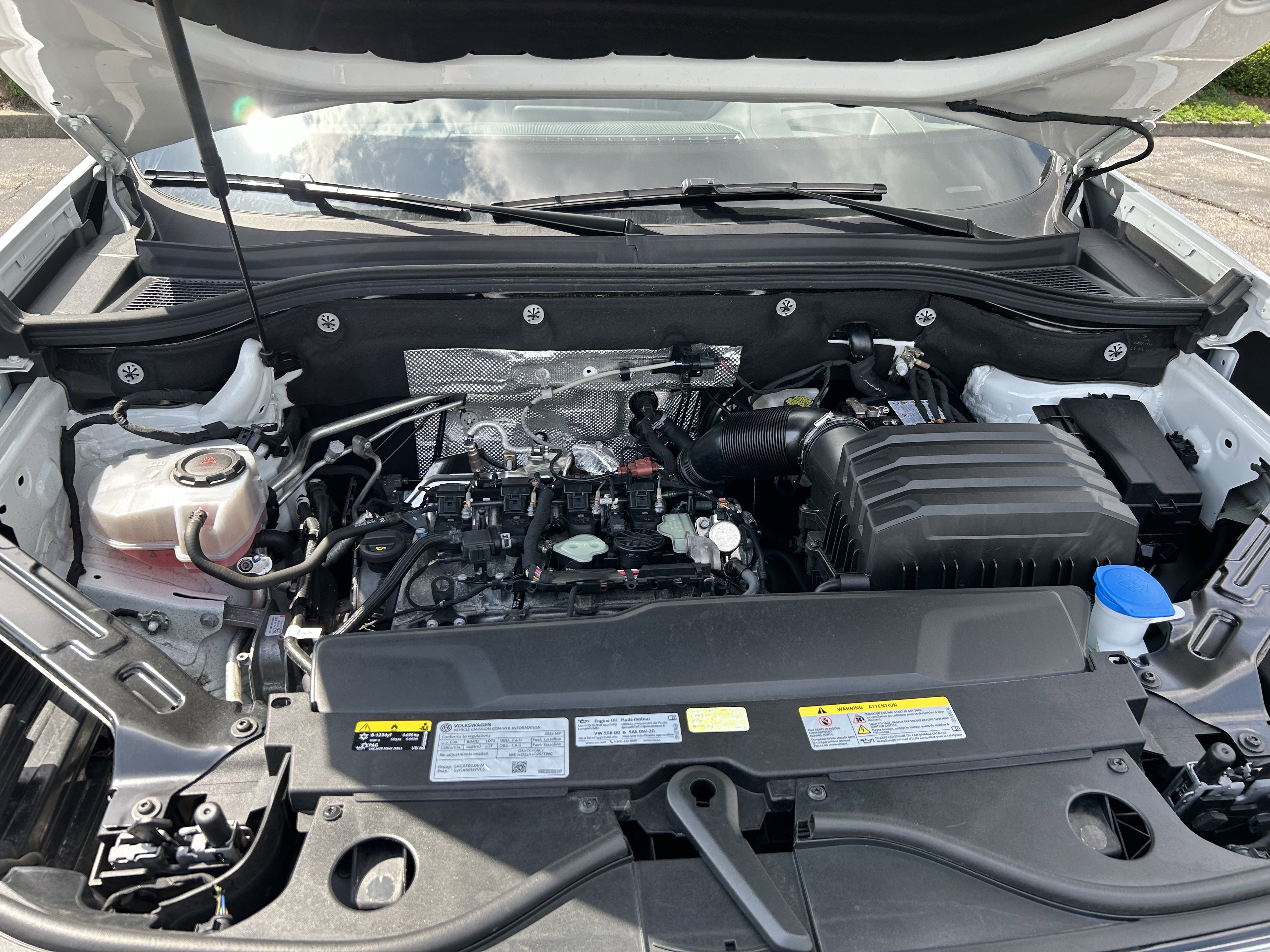 Used 2025 Volkswagen Atlas SEL AWD/4WD image 31