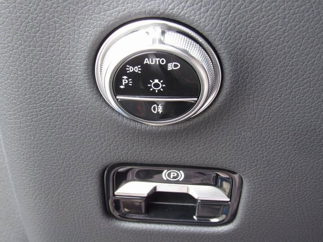 Used 2025 Mercedes-Benz GLC 43 AMG 4MATIC Coupe image 38