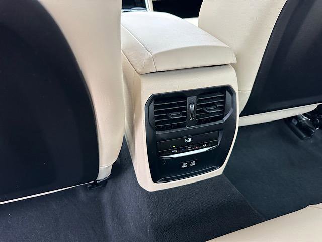 Certified 2025 BMW 330i xDrive Sedan w/ Premium Package image 23