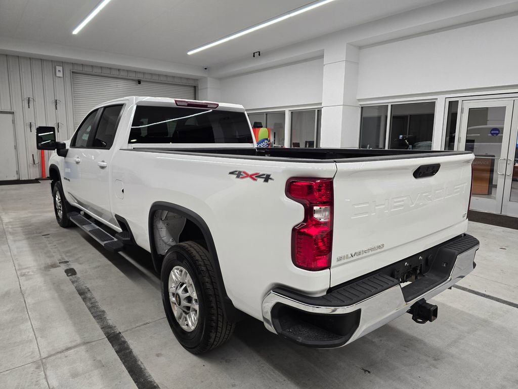 Used 2025 Chevrolet Silverado 2500 LT w/ Convenience Package image 4