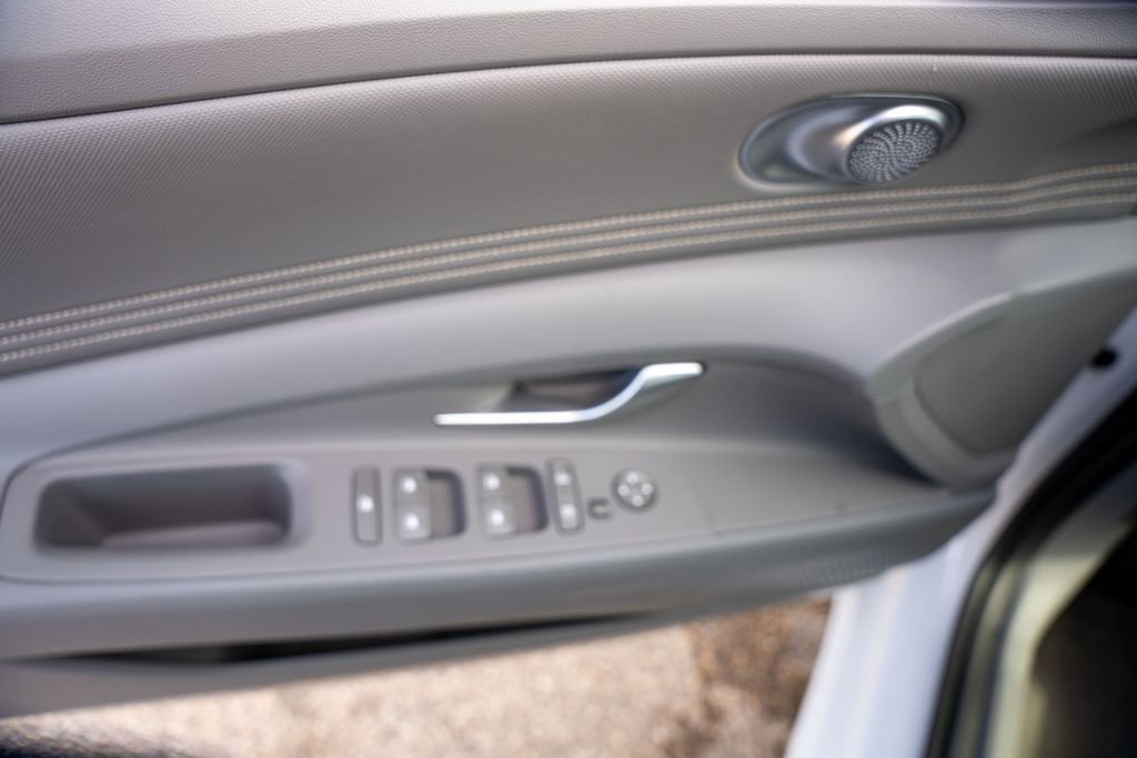 New 2025 Hyundai Elantra Sport image 17
