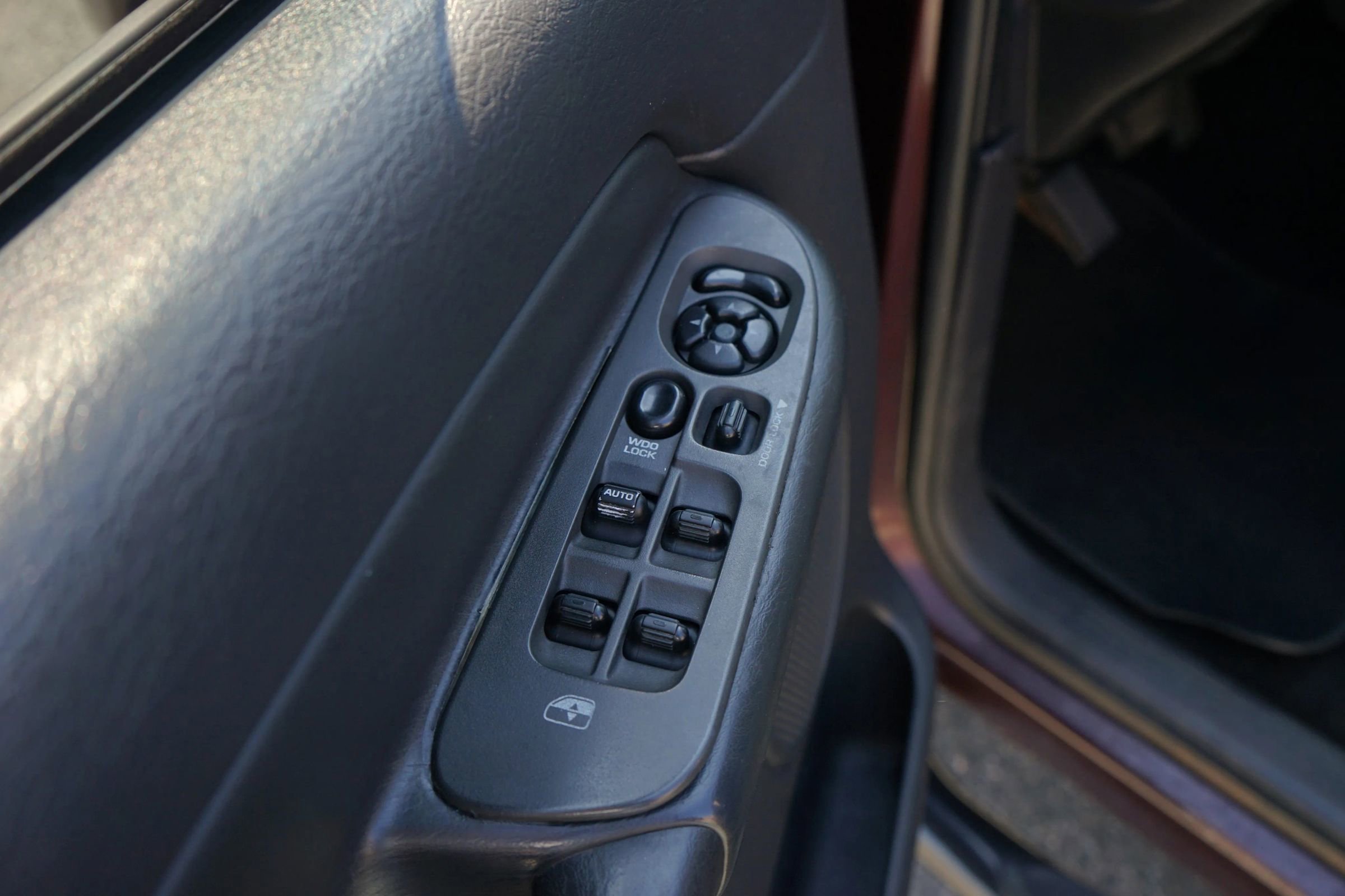 Used 2005 Dodge Ram 1500 Truck SLT image 12