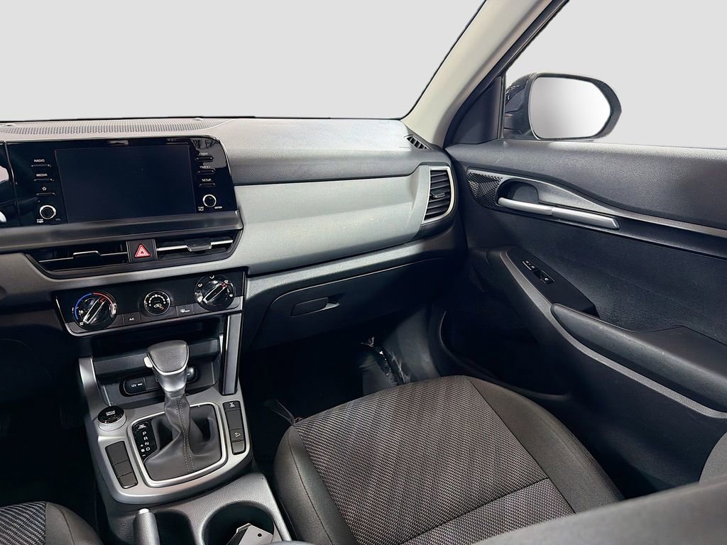 Used 2025 Kia Seltos LX AWD/4WD image 23
