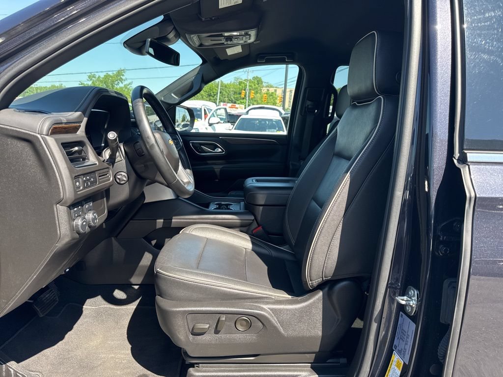 Used 2024 Chevrolet Tahoe Premier AWD/4WD image 13