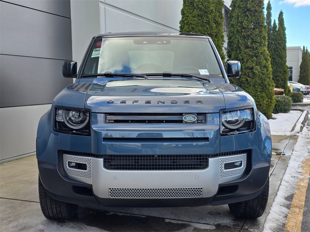 New 2025 Land Rover Defender 90 S image 3
