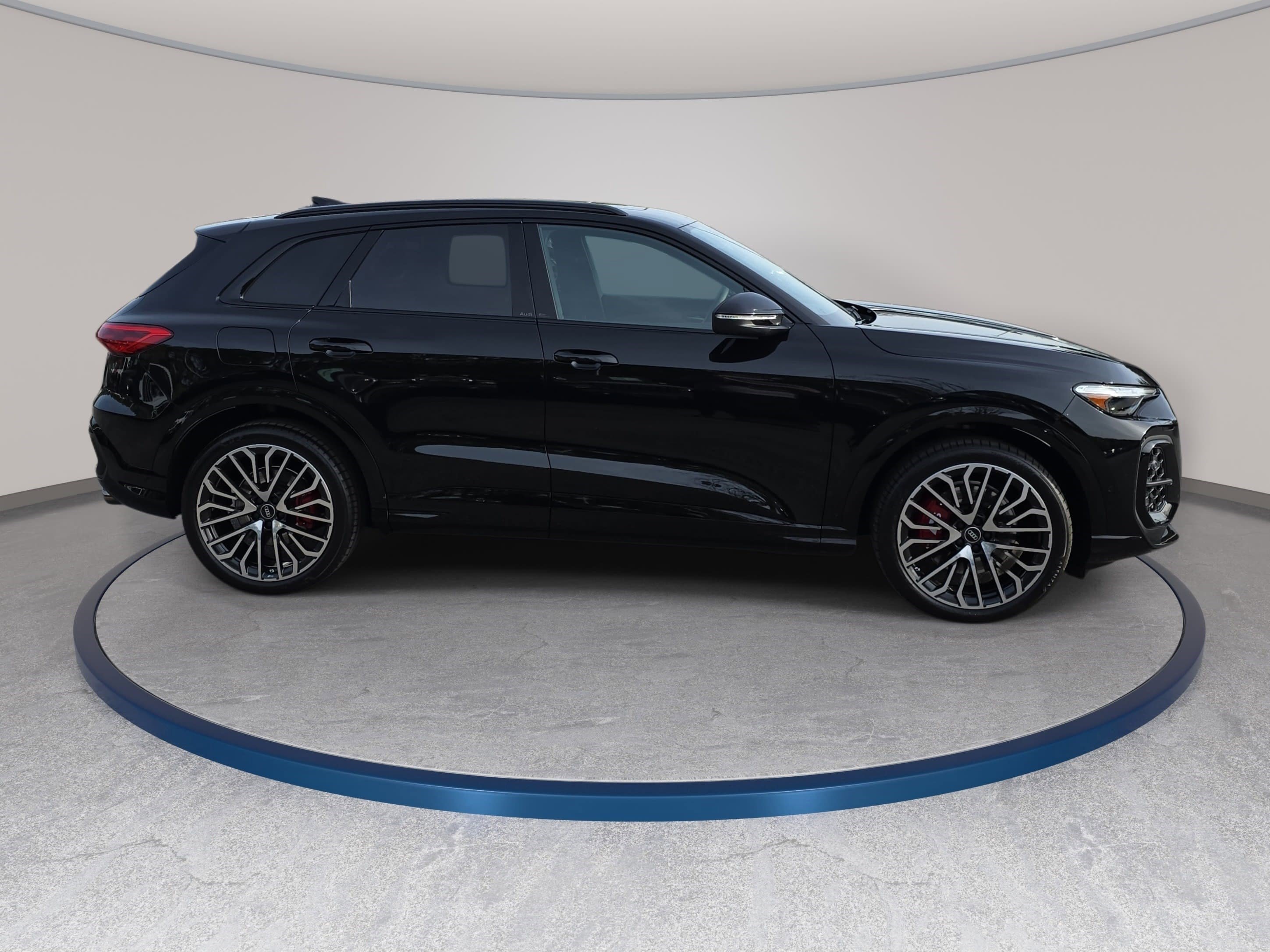 New 2025 Audi SQ5 Premium Plus image 4