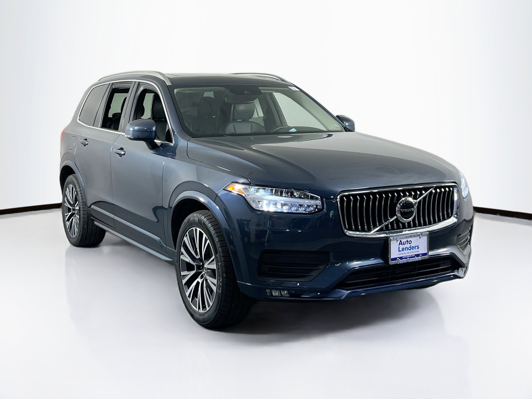 Used 2022 Volvo XC90 T5 Momentum w/ Climate Package image 3