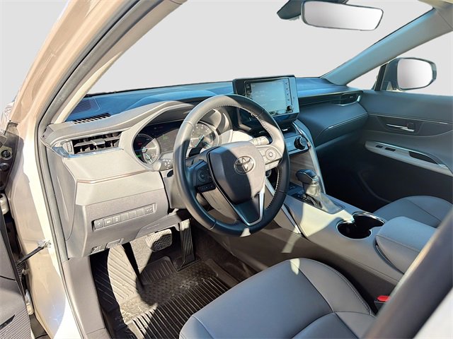 Used 2022 Toyota Venza XLE image 25