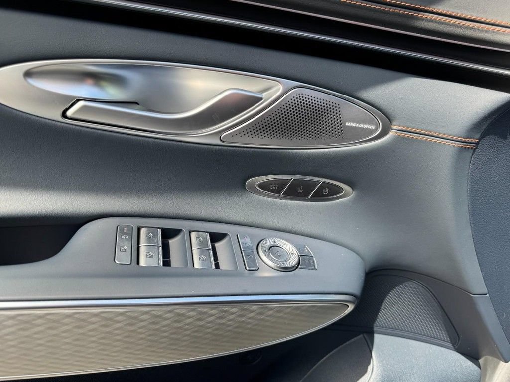 New 2026 Genesis GV70 2.5T Sport Prestige AWD/4WD image 11