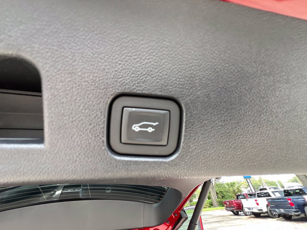 Used 2025 Chevrolet Traverse High Country AWD/4WD image 27
