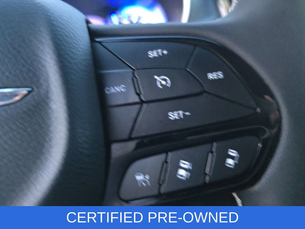 Used 2025 Chrysler Pacifica Limited FWD image 20