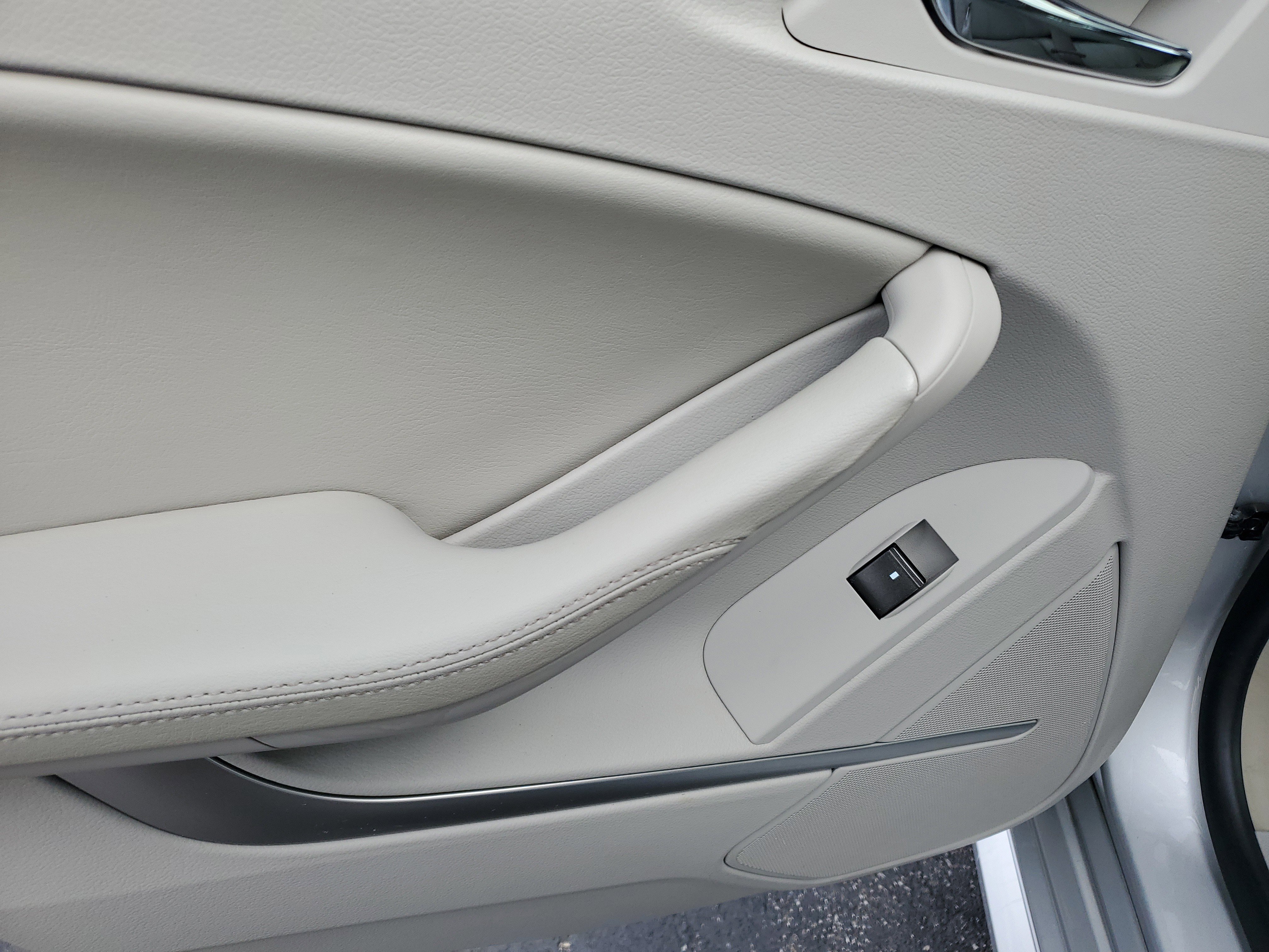 Used 2011 Cadillac CTS Wagon image 12