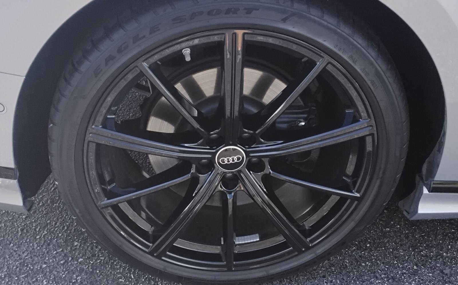 Certified 2022 Audi A8 L 3.0T image 12