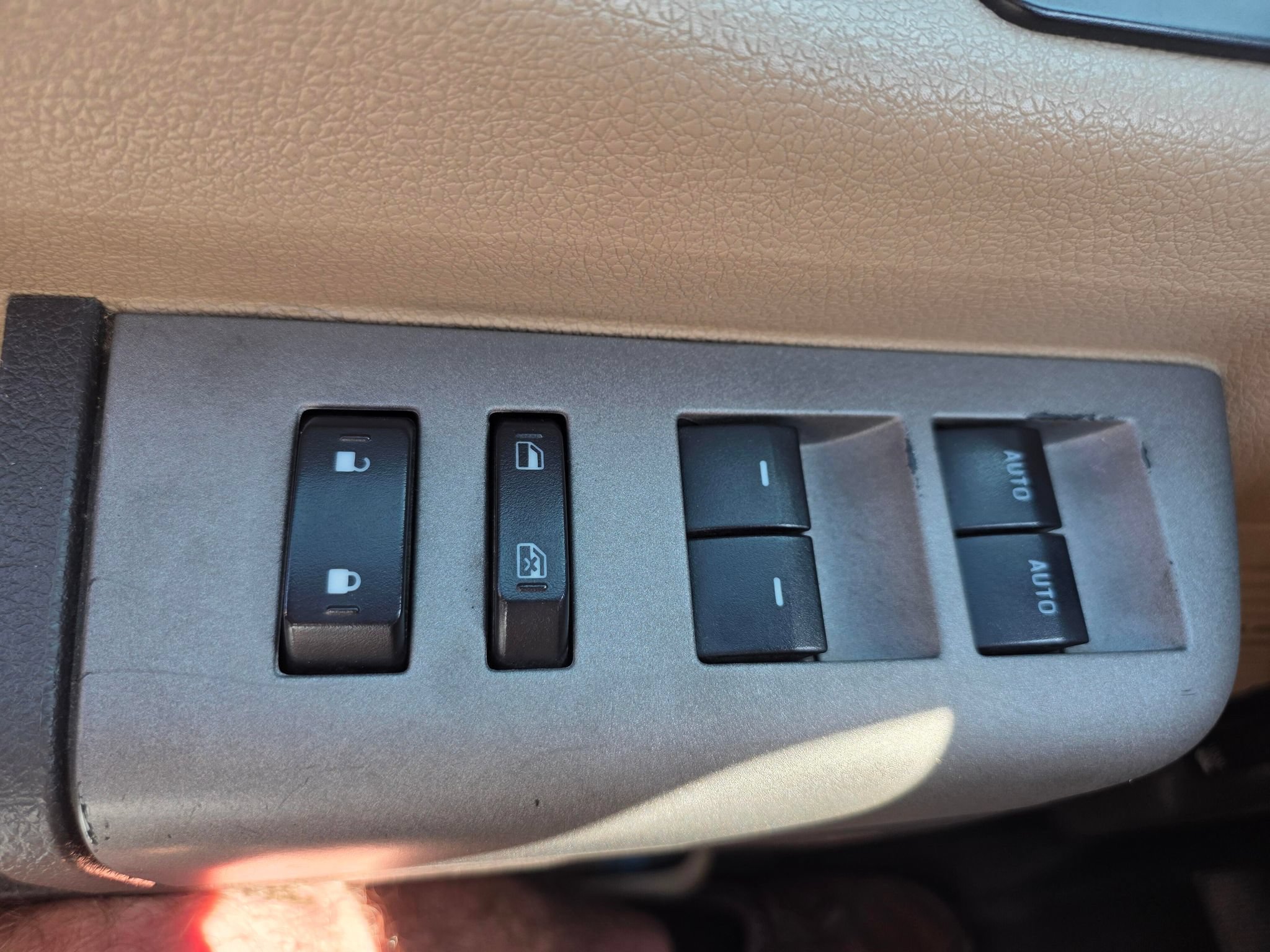 Used 2015 Ford F250 Lariat w/ Chrome Package AWD/4WD image 27