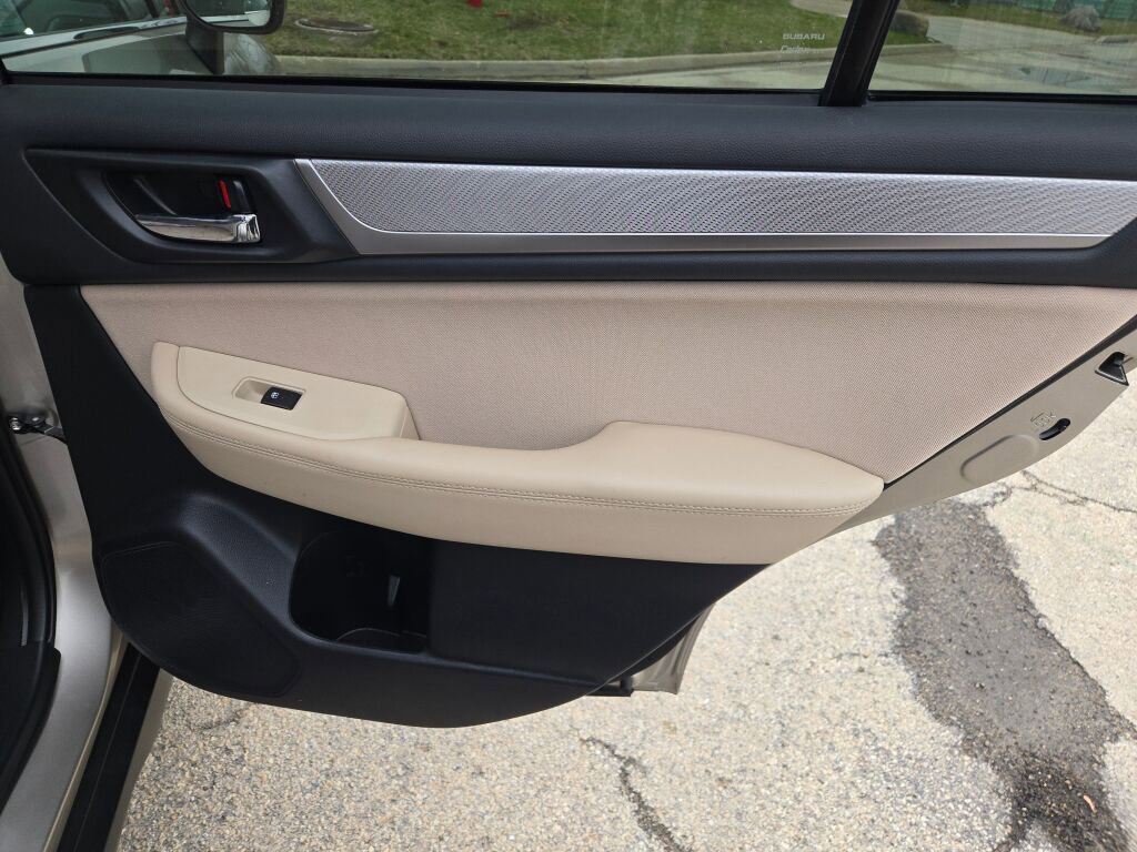Used 2018 Subaru Outback 2.5i Premium image 8