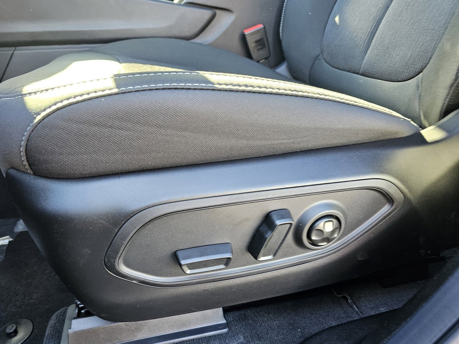 New 2025 Jeep Grand Cherokee L Laredo image 21